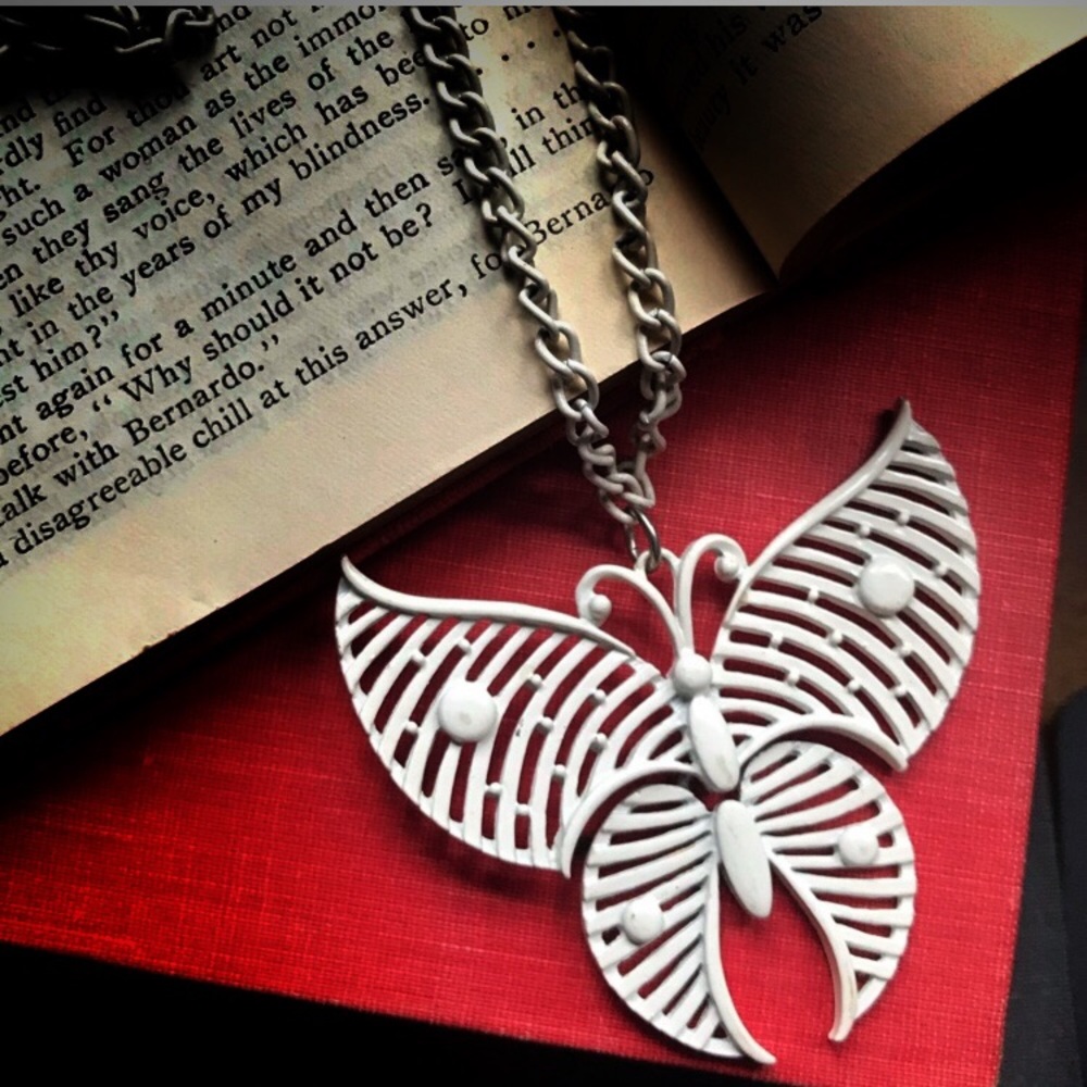 Vintage Butterfly White Chain Necklace